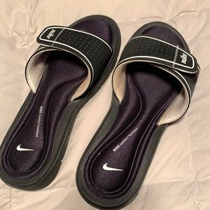 Women’s Nike slides with Velcro
